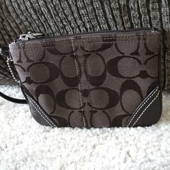 Coach brown wristlet - Picture 2 of 8